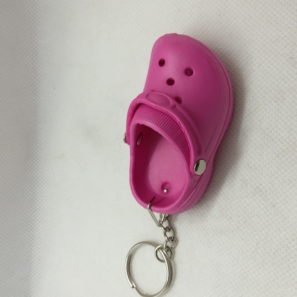 Mini Croc Keychain Dark Pink. Unisex - Picture 4 of 6
